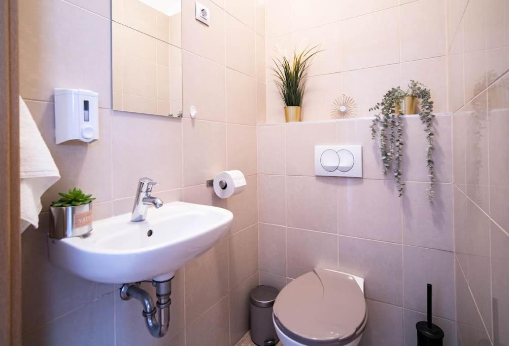 Free Parking! Soho Budapest 304, 4 Ppl, Ac, Fast Wifi, Smart Tv Exterior photo