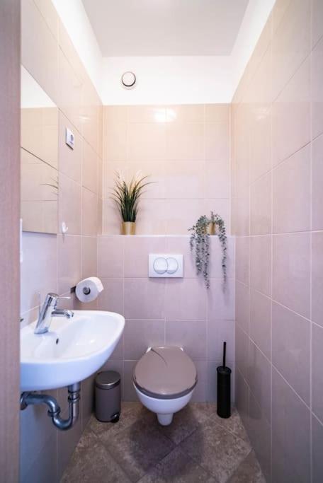 Free Parking! Soho Budapest 304, 4 Ppl, Ac, Fast Wifi, Smart Tv Exterior photo